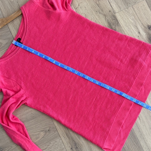💖 Talbots Vibrant Pink Ribbed Top
Size Small - Picture 5 of 6